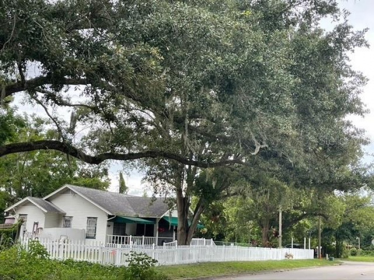 113 GEM LAKE DRIVE, MAITLAND, Florida 32751, 3 Bedrooms Bedrooms, ,2 BathroomsBathrooms,Residential,For Sale,GEM LAKE,O5957516