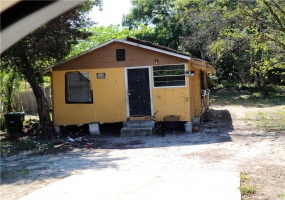 1114 ROBINSON AVENUE, APOPKA, Florida 32703, 3 Bedrooms Bedrooms, ,1 BathroomBathrooms,Residential,For Sale,ROBINSON,O5937420