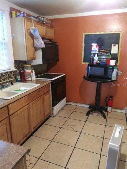 ORLANDO, Florida 32805, 7 Bedrooms Bedrooms, ,2 BathroomsBathrooms,Residential,For Sale,O5959242