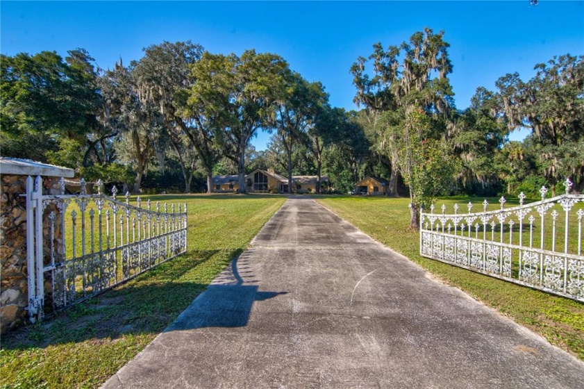 2271 37TH STREET, OCALA, Florida 34471, 4 Bedrooms Bedrooms, ,3 BathroomsBathrooms,Residential,For Sale,37TH,GC500797