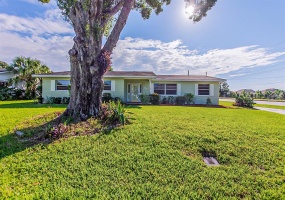 6142 DONEGAL, LAKELAND, Florida 33813, 3 Bedrooms Bedrooms, ,2 BathroomsBathrooms,Residential,For Sale,DONEGAL,T3343525