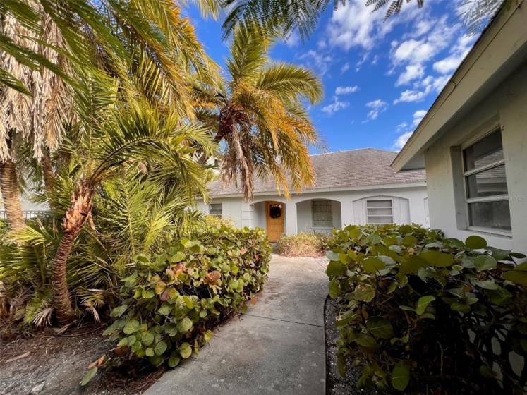 1410 JOHN RINGLING PARKWAY, SARASOTA, Florida 34236, 3 Bedrooms Bedrooms, ,2 BathroomsBathrooms,Residential,For Sale,JOHN RINGLING,C7452243