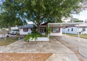 614 SIDNEY CIRCLE, WINTER HAVEN, Florida 33880, 3 Bedrooms Bedrooms, ,2 BathroomsBathrooms,Residential,For Sale,SIDNEY,P4918721