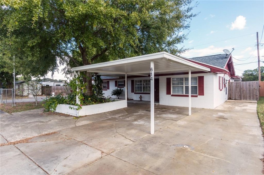 614 SIDNEY CIRCLE, WINTER HAVEN, Florida 33880, 3 Bedrooms Bedrooms, ,2 BathroomsBathrooms,Residential,For Sale,SIDNEY,P4918721
