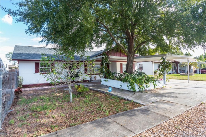 614 SIDNEY CIRCLE, WINTER HAVEN, Florida 33880, 3 Bedrooms Bedrooms, ,2 BathroomsBathrooms,Residential,For Sale,SIDNEY,P4918721