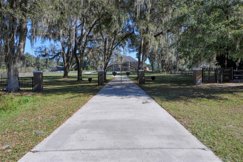 12525 US HIGHWAY 27, OCALA, Florida 34482, 4 Bedrooms Bedrooms, ,3 BathroomsBathrooms,Residential,For Sale,US HIGHWAY 27,OM632072