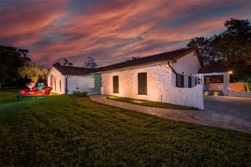 4627 WOODLOT COURT, ORLANDO, Florida 32835, 4 Bedrooms Bedrooms, ,3 BathroomsBathrooms,Residential,For Sale,WOODLOT,O5994702