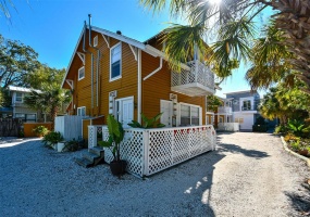 301 OSPREY AVENUE, SARASOTA, Florida 34236, ,Residential Income,For Sale,OSPREY,A4522139