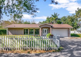 1554 DODD ROAD, WINTER PARK, Florida 32792, 4 Bedrooms Bedrooms, ,3 BathroomsBathrooms,Residential,For Sale,DODD,O5999605
