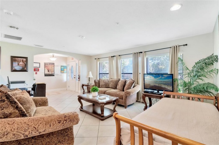 1554 DODD ROAD, WINTER PARK, Florida 32792, 4 Bedrooms Bedrooms, ,3 BathroomsBathrooms,Residential,For Sale,DODD,O5999605