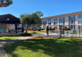 333 LAKE HOWARD DRIVE, WINTER HAVEN, Florida 33880, 2 Bedrooms Bedrooms, ,2 BathroomsBathrooms,Residential,For Sale,LAKE HOWARD,P4919207