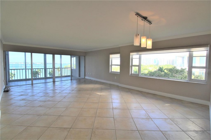 555 GULFSTREAM AVENUE, SARASOTA, Florida 34236, 2 Bedrooms Bedrooms, ,2 BathroomsBathrooms,Residential,For Sale,GULFSTREAM,A4524428