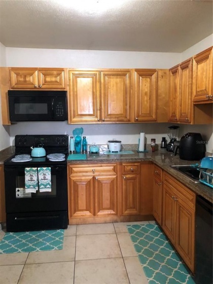 4197 VERSAILLES DRIVE, ORLANDO, Florida 32808, 2 Bedrooms Bedrooms, ,2 BathroomsBathrooms,Residential,For Sale,VERSAILLES,S5062529