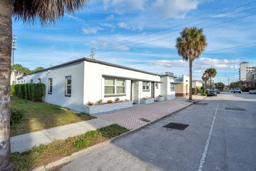 13 DAKIN AVENUE, KISSIMMEE, Florida 34741, ,Residential Income,For Sale,DAKIN,S5062574