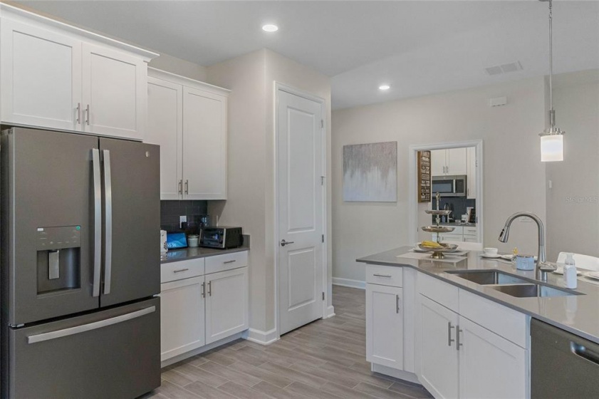 8899 FALLEN OAK DRIVE, DAVENPORT, Florida 33896, 4 Bedrooms Bedrooms, ,3 BathroomsBathrooms,Residential,For Sale,FALLEN OAK,O6003052