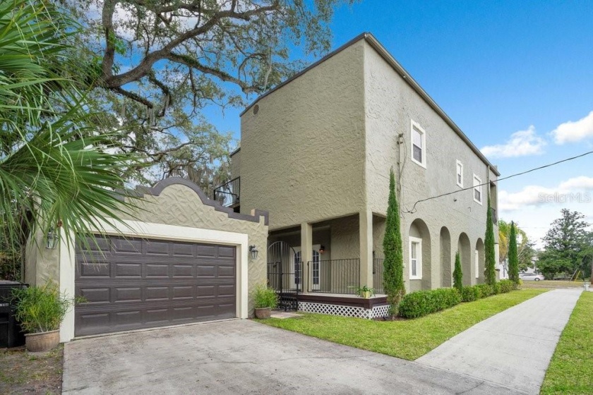 1644 LIVINGSTON STREET, ORLANDO, Florida 32803, 4 Bedrooms Bedrooms, ,3 BathroomsBathrooms,Residential,For Sale,LIVINGSTON,O6004200