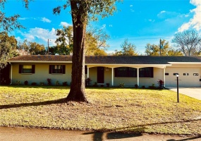 1335 ROBINHOOD LANE, LAKELAND, Florida 33813, 4 Bedrooms Bedrooms, ,3 BathroomsBathrooms,Residential,For Sale,ROBINHOOD,L4928081