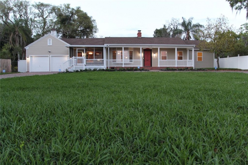 1613 LAKE HOWARD DRIVE, WINTER HAVEN, Florida 33881, 4 Bedrooms Bedrooms, ,2 BathroomsBathrooms,Residential,For Sale,LAKE HOWARD,P4919147