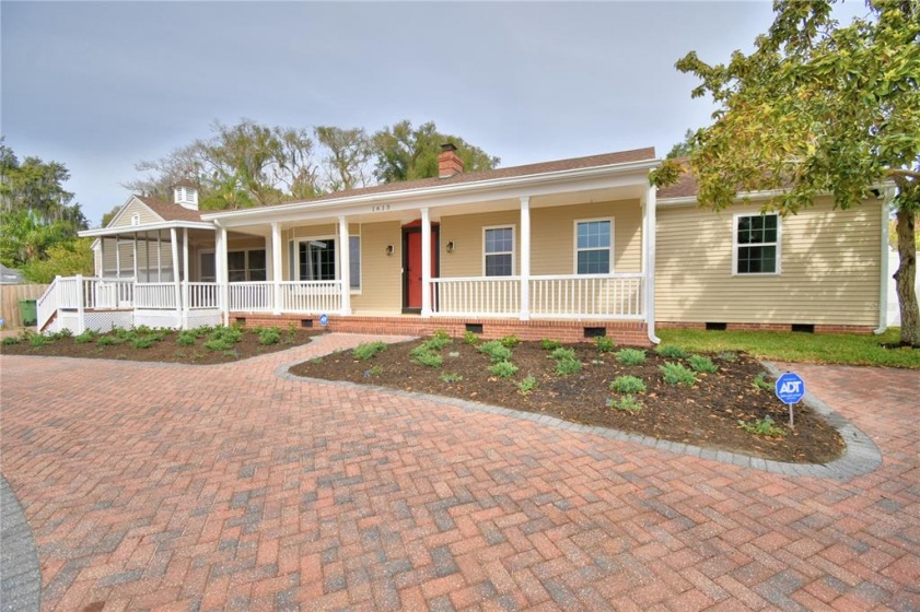 1613 LAKE HOWARD DRIVE, WINTER HAVEN, Florida 33881, 4 Bedrooms Bedrooms, ,2 BathroomsBathrooms,Residential,For Sale,LAKE HOWARD,P4919147