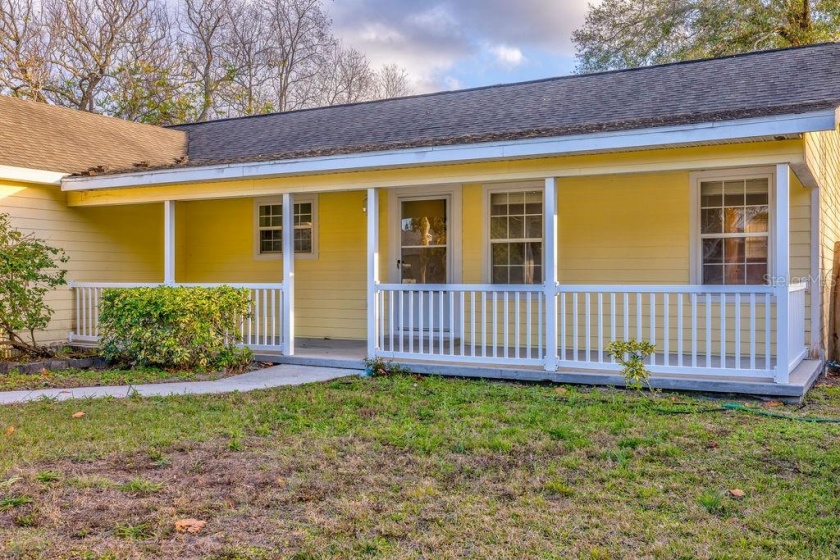 308 PINEWOOD COURT, FERN PARK, Florida 32730, 3 Bedrooms Bedrooms, ,2 BathroomsBathrooms,Residential,For Sale,PINEWOOD,V4923135