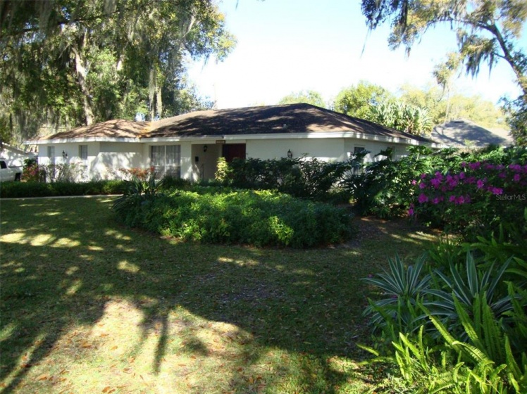 1599 AVENUE L, WINTER HAVEN, Florida 33881, 4 Bedrooms Bedrooms, ,3 BathroomsBathrooms,Residential,For Sale,AVENUE L,U8152980