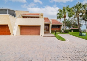 2 CASARENA COURT, WINTER HAVEN, Florida 33881, 3 Bedrooms Bedrooms, ,3 BathroomsBathrooms,Residential,For Sale,CASARENA,P4919545