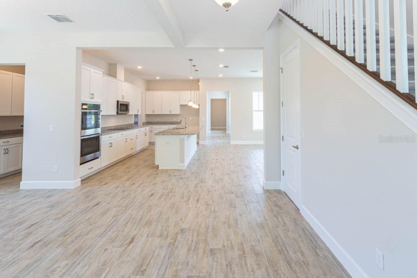 208 SURPRISE DRIVE, WINTER GARDEN, Florida 34787, 3 Bedrooms Bedrooms, ,2 BathroomsBathrooms,Residential,For Sale,SURPRISE,O6006306