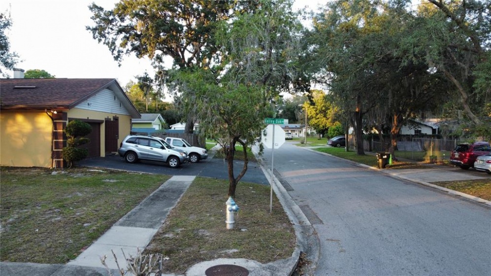 5521 VALLEY OAK ROAD, ORLANDO, Florida 32808, 5 Bedrooms Bedrooms, ,2 BathroomsBathrooms,Residential,For Sale,VALLEY OAK,O6004462