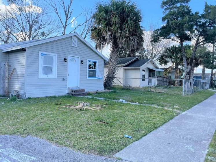 66 BARLOW STREET, ORLANDO, Florida 32805, 7 Bedrooms Bedrooms, ,4 BathroomsBathrooms,Residential,For Sale,BARLOW,O6007994