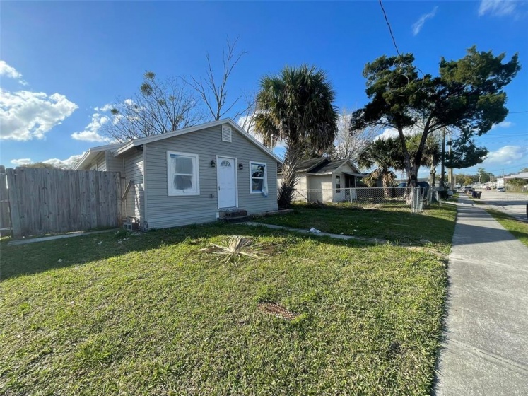 66 BARLOW STREET, ORLANDO, Florida 32805, 7 Bedrooms Bedrooms, ,4 BathroomsBathrooms,Residential,For Sale,BARLOW,O6007994