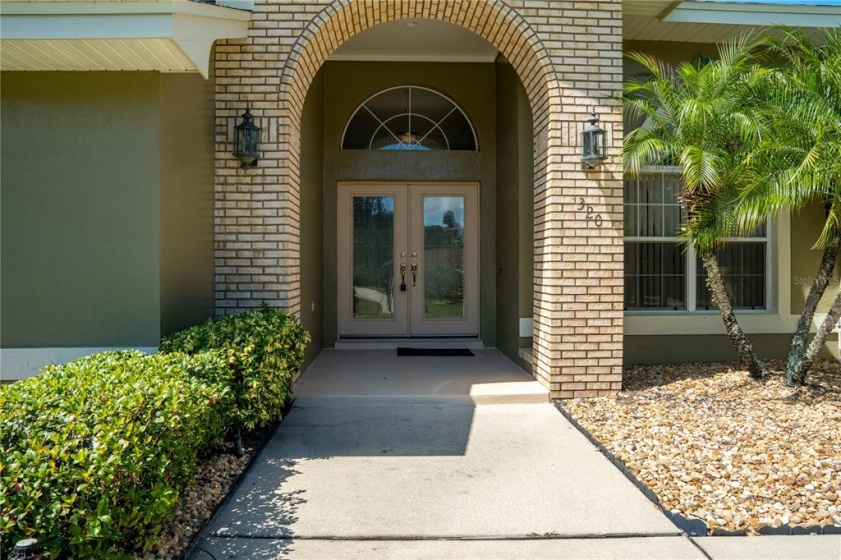 320 LOCHEN CIRCLE, WINTER HAVEN, Florida 33884, 3 Bedrooms Bedrooms, ,3 BathroomsBathrooms,Residential,For Sale,LOCHEN,P4917585