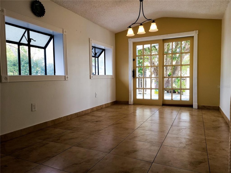 625 MERCADO AVENUE, ORLANDO, Florida 32807, 5 Bedrooms Bedrooms, ,2 BathroomsBathrooms,Residential,For Sale,MERCADO,O6008669