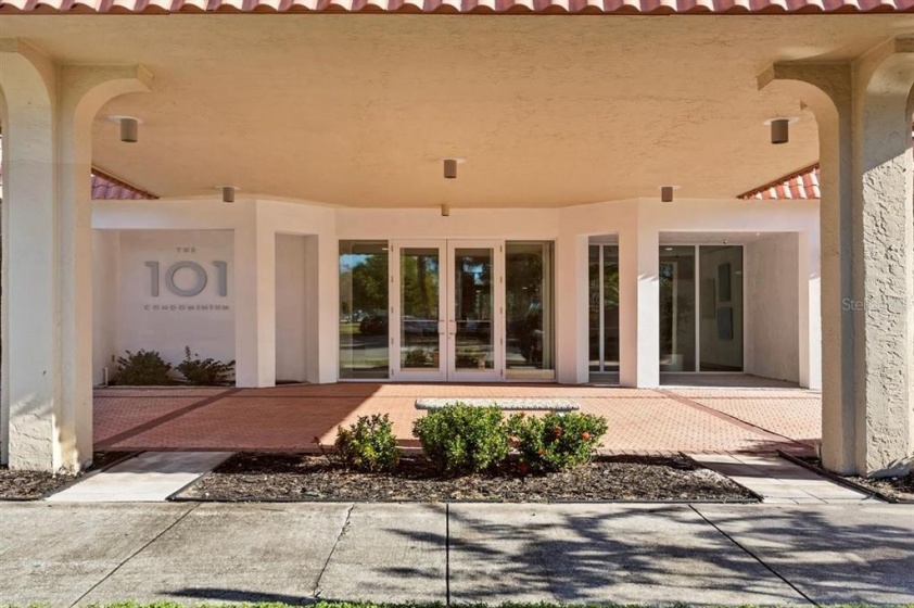 101 GULFSTREAM AVENUE, SARASOTA, Florida 34236, 2 Bedrooms Bedrooms, ,2 BathroomsBathrooms,Residential,For Sale,GULFSTREAM,A4527595