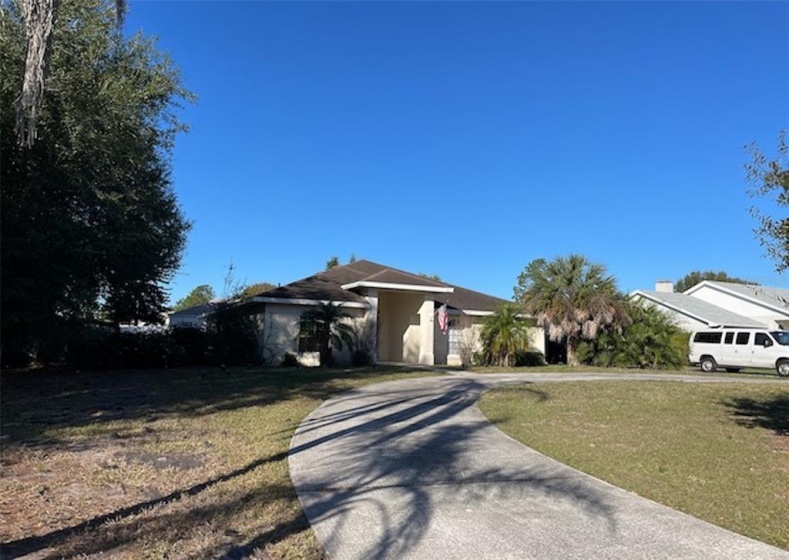 1025 LAKE HAMILTON DRIVE, WINTER HAVEN, Florida 33881, 3 Bedrooms Bedrooms, ,2 BathroomsBathrooms,Residential,For Sale,LAKE HAMILTON,S5064094