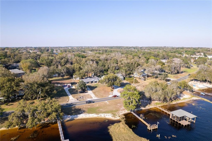 11417 LAKE MINNEOLA SHORES, MINNEOLA, Florida 34715, 4 Bedrooms Bedrooms, ,3 BathroomsBathrooms,Residential,For Sale,LAKE MINNEOLA,G5052658