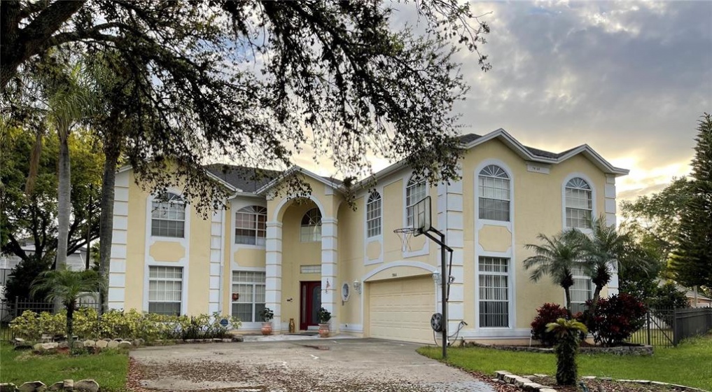 7866 BARDMOOR HILL CIRCLE, ORLANDO, Florida 32835, 5 Bedrooms Bedrooms, ,3 BathroomsBathrooms,Residential,For Sale,BARDMOOR HILL,O6010003