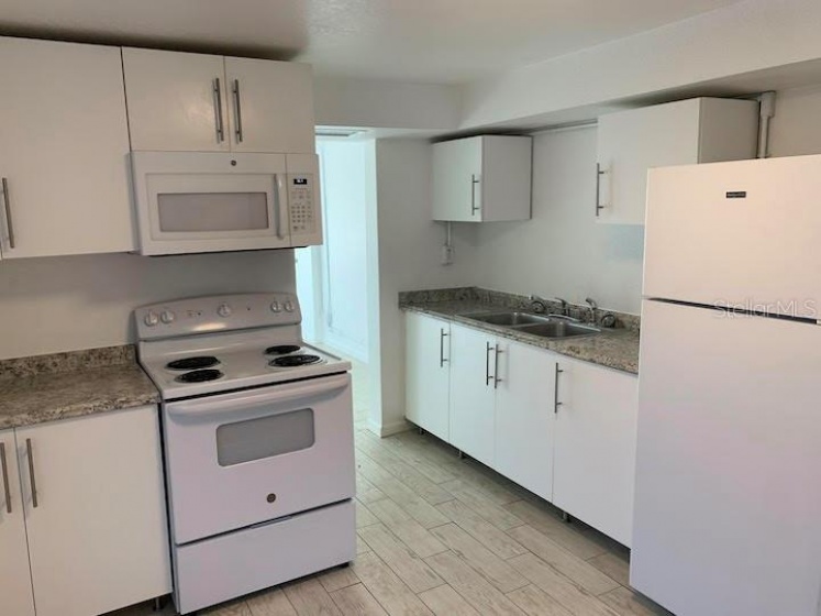 712 CLYDE AVENUE, KISSIMMEE, Florida 34741, ,Residential Income,For Sale,CLYDE,O6009739