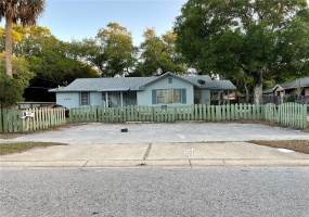 2062 5TH STREET, SARASOTA, Florida 34237, 4 Bedrooms Bedrooms, ,2 BathroomsBathrooms,Residential,For Sale,5TH,A4528099