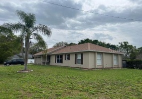 2411 9TH STREET, SAINT CLOUD, Florida 34769, 3 Bedrooms Bedrooms, ,2 BathroomsBathrooms,Residential,For Sale,9TH,S5064249