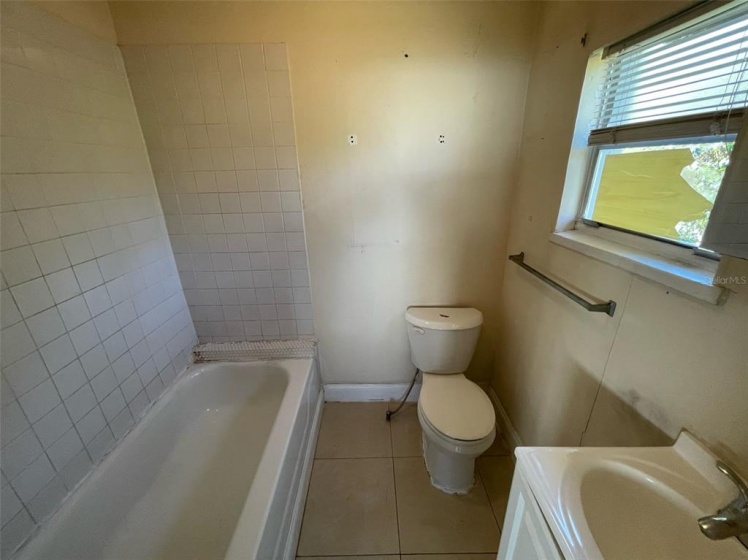 ORLANDO, Florida 32810, 4 Bedrooms Bedrooms, ,3 BathroomsBathrooms,Residential,For Sale,O6011040