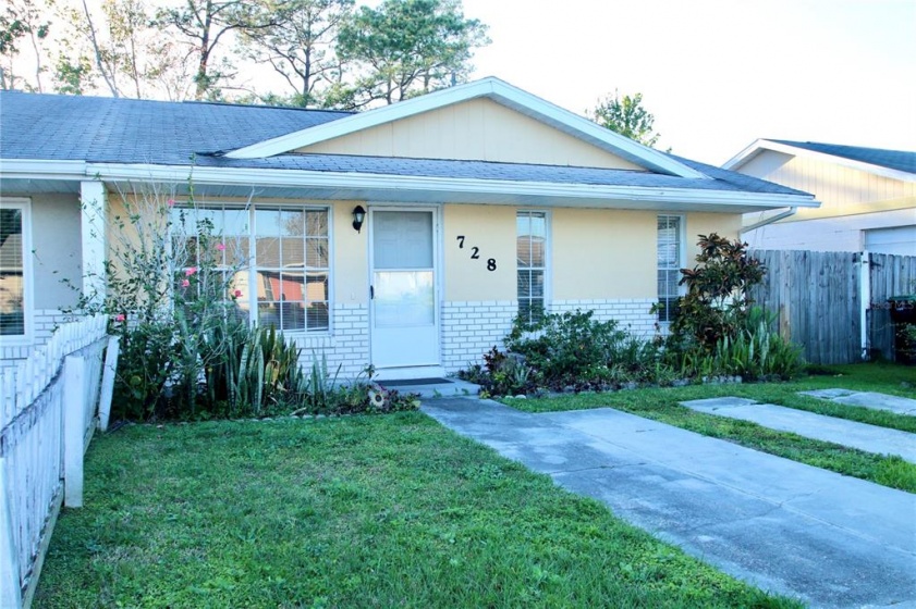 728 HUMMINGBIRD LANE, ORLANDO, Florida 32825, 2 Bedrooms Bedrooms, ,1 BathroomBathrooms,Residential,For Sale,HUMMINGBIRD,S5063669