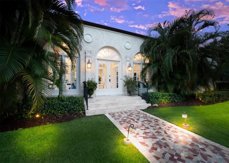 1682 HAWTHORNE STREET, SARASOTA, Florida 34239, 4 Bedrooms Bedrooms, ,4 BathroomsBathrooms,Residential,For Sale,HAWTHORNE,A4527476