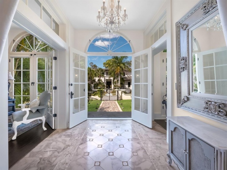 1682 HAWTHORNE STREET, SARASOTA, Florida 34239, 4 Bedrooms Bedrooms, ,4 BathroomsBathrooms,Residential,For Sale,HAWTHORNE,A4527476