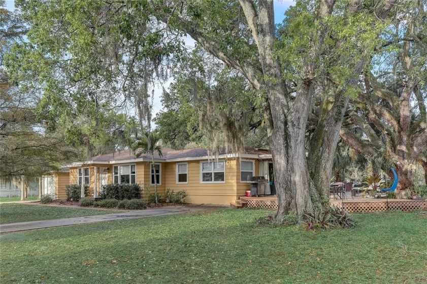 410 LIME AVENUE, SARASOTA, Florida 34237, 3 Bedrooms Bedrooms, ,2 BathroomsBathrooms,Residential,For Sale,LIME,A4527853