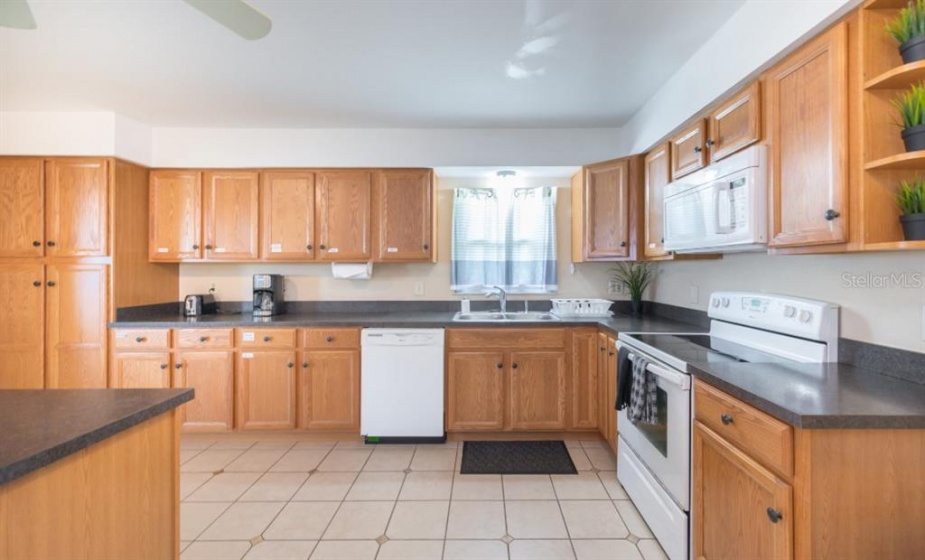 5636 TOMOKA DRIVE, ORLANDO, Florida 32839, 4 Bedrooms Bedrooms, ,3 BathroomsBathrooms,Residential,For Sale,TOMOKA,O6010392
