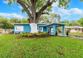 4083 LAKE MARIANNA DRIVE, WINTER HAVEN, Florida 33881, 2 Bedrooms Bedrooms, ,1 BathroomBathrooms,Residential,For Sale,LAKE MARIANNA,O6010538