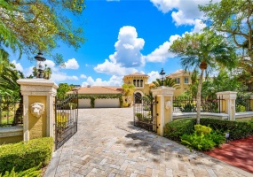 61 WASHINGTON DRIVE, SARASOTA, Florida 34236, 7 Bedrooms Bedrooms, ,8 BathroomsBathrooms,Residential,For Sale,WASHINGTON,A4528731
