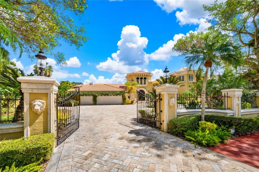 61 WASHINGTON DRIVE, SARASOTA, Florida 34236, 7 Bedrooms Bedrooms, ,8 BathroomsBathrooms,Residential,For Sale,WASHINGTON,A4528731