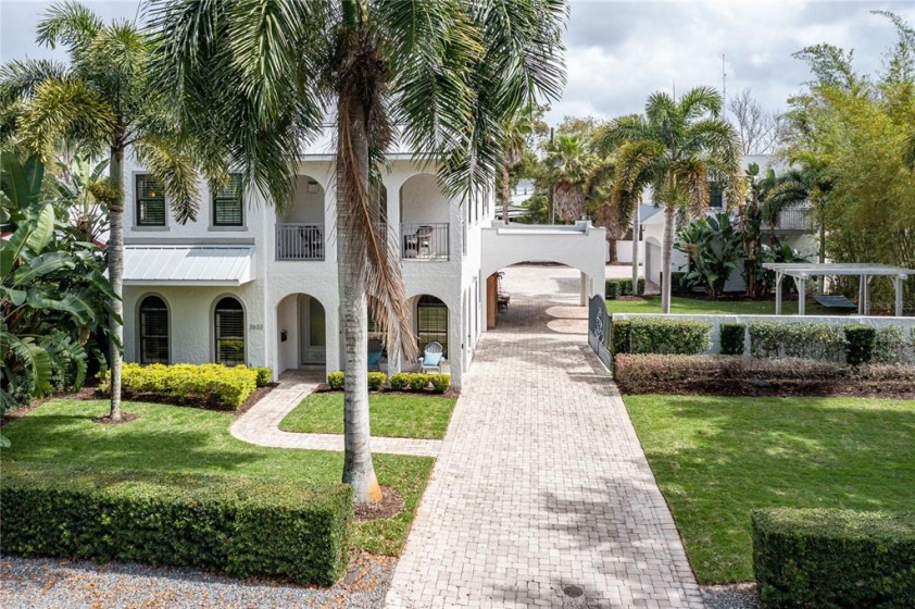 3633 DUBSDREAD CIRCLE, ORLANDO, Florida 32804, 6 Bedrooms Bedrooms, ,6 BathroomsBathrooms,Residential,For Sale,DUBSDREAD,O6012481