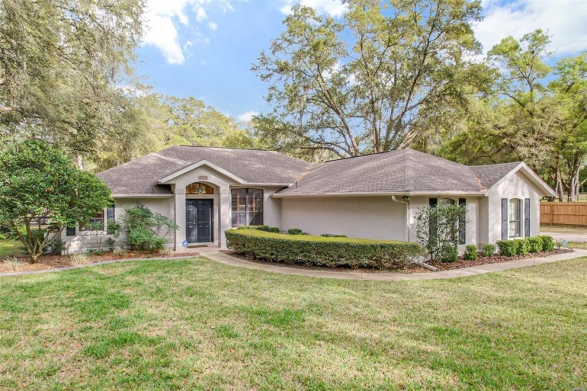 41 LAKE VIEW DRIVE, OCALA, Florida 34482, 3 Bedrooms Bedrooms, ,2 BathroomsBathrooms,Residential,For Sale,LAKE VIEW,OM636283